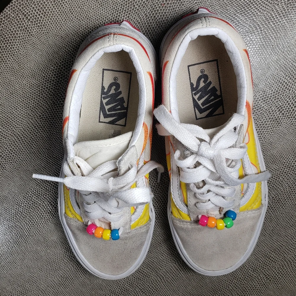 Vans skater flames kids unisex tennis shoes sneakers size 3.5